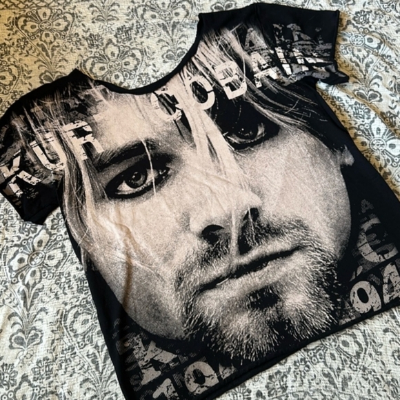 Private Label Tops - Memorial Kurt Cobain Oversized Distressed Graphic Tee Medium